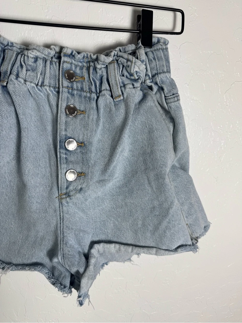 Zara High Rise Paperbag Denim Shorts Light Wash Baggy Size 4